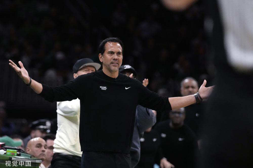 满怀期待地 满怀期待地